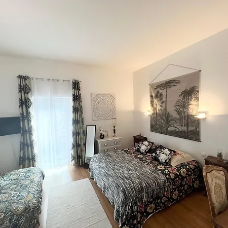 D'hotes Les Carmelites بيت ضيافة غينغامب